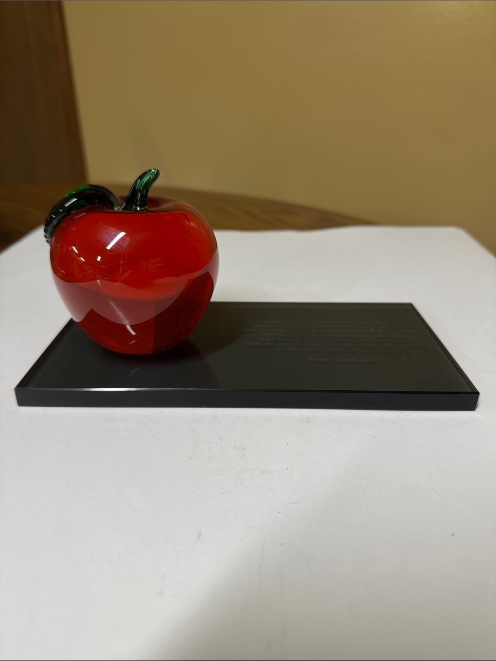 Red Glass Apple Sculpture Teacher Glass Apple Desktop Award Plaque
